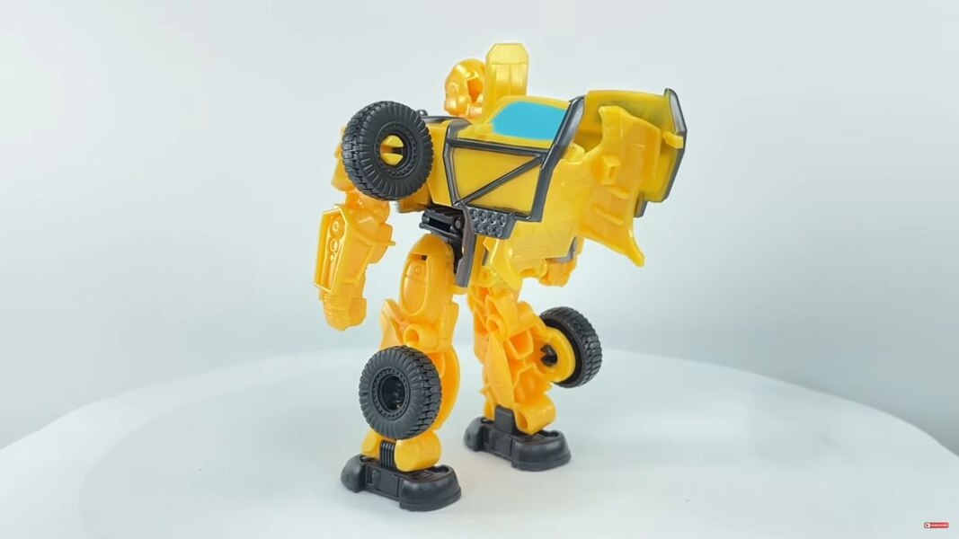 Transformers Rise Of The Beasts Offroad Bumblebee In Hand Image  (17 of 35)